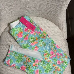 Disney x Lilly Pulitzer Mickey and Minnie Weekender Leggings